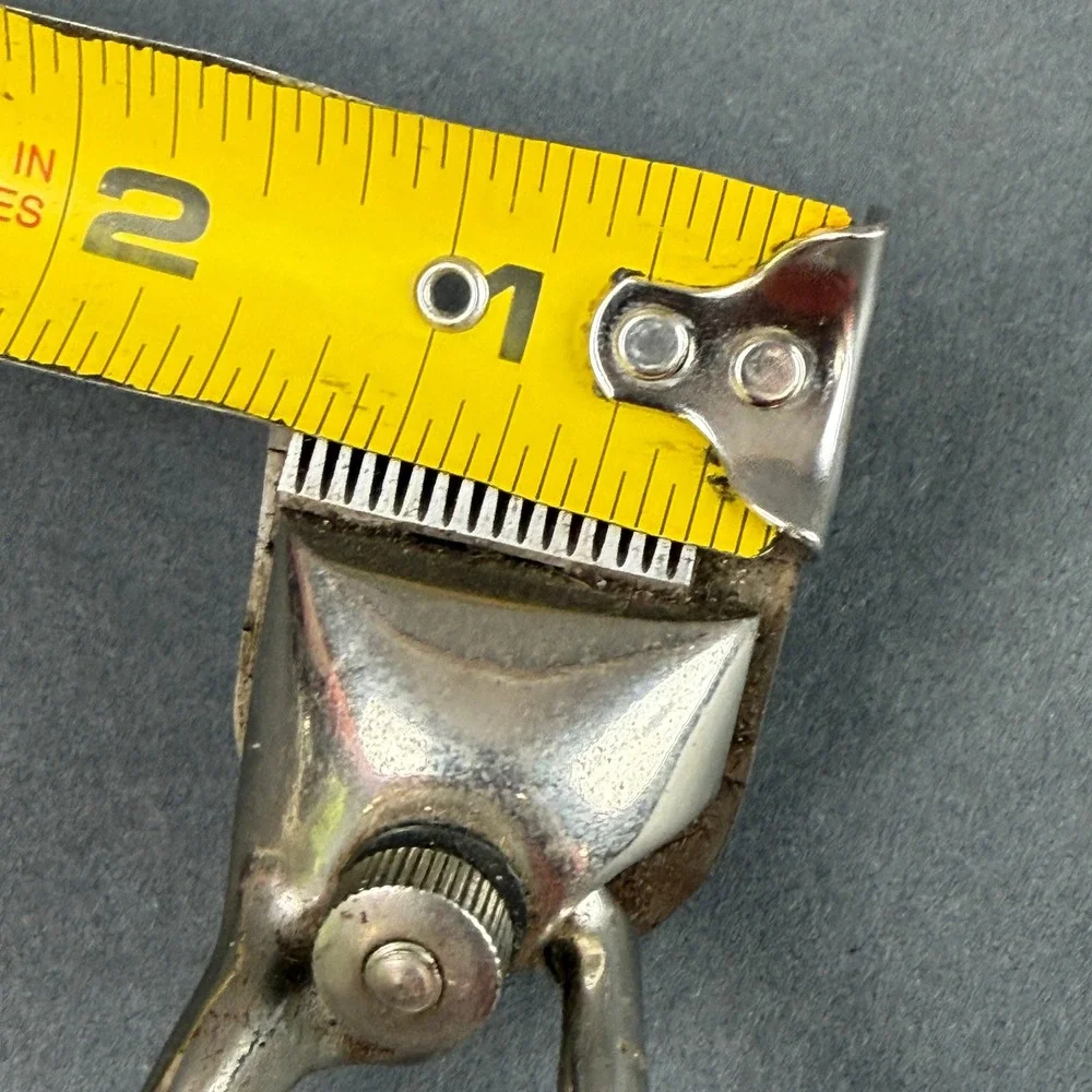 Vintage Manual Hand Hair Clippers Size 000 Silver Metal Barber Tool